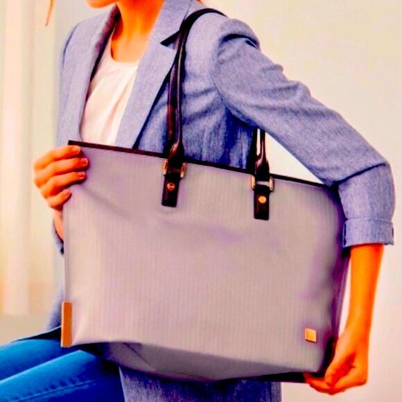 MOSHI ARIA SLIM LIGHTWEIGHT TOTE NWT - Picture 1 of 15